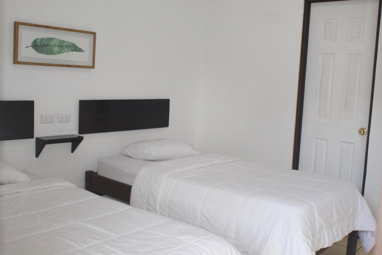 Hotel Cañas エクステリア 写真